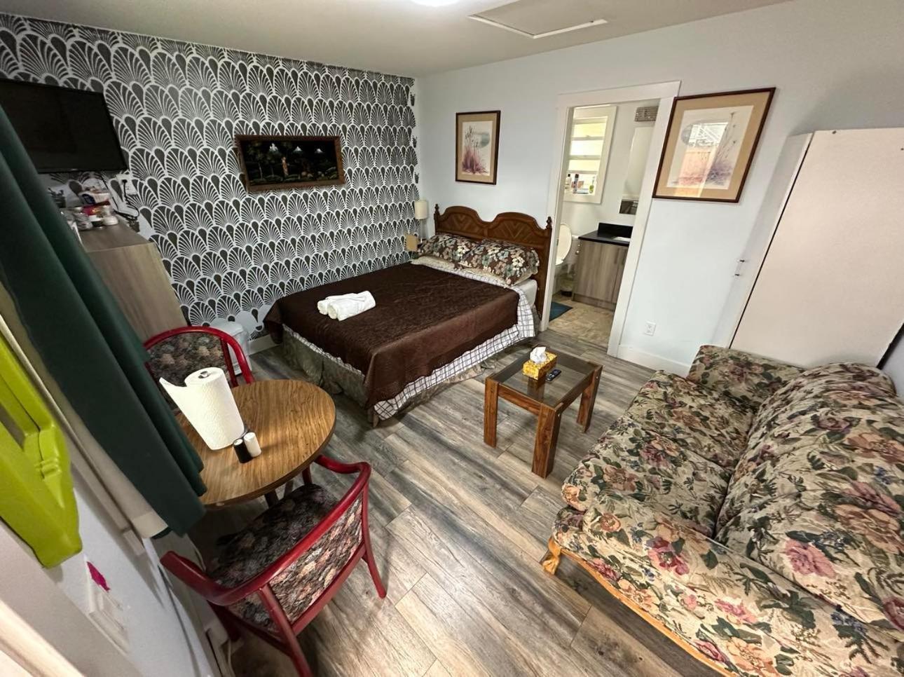 Guest Suite - Private Retreat - J-1 アボッツフォード エクステリア 写真